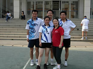 米博体育官方网站入口教职工参加羽毛球比赛